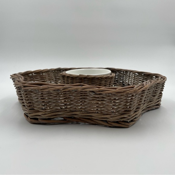 NWT Rattan Star-Shaped Chip and Dip Platter - Picture 13 of 14